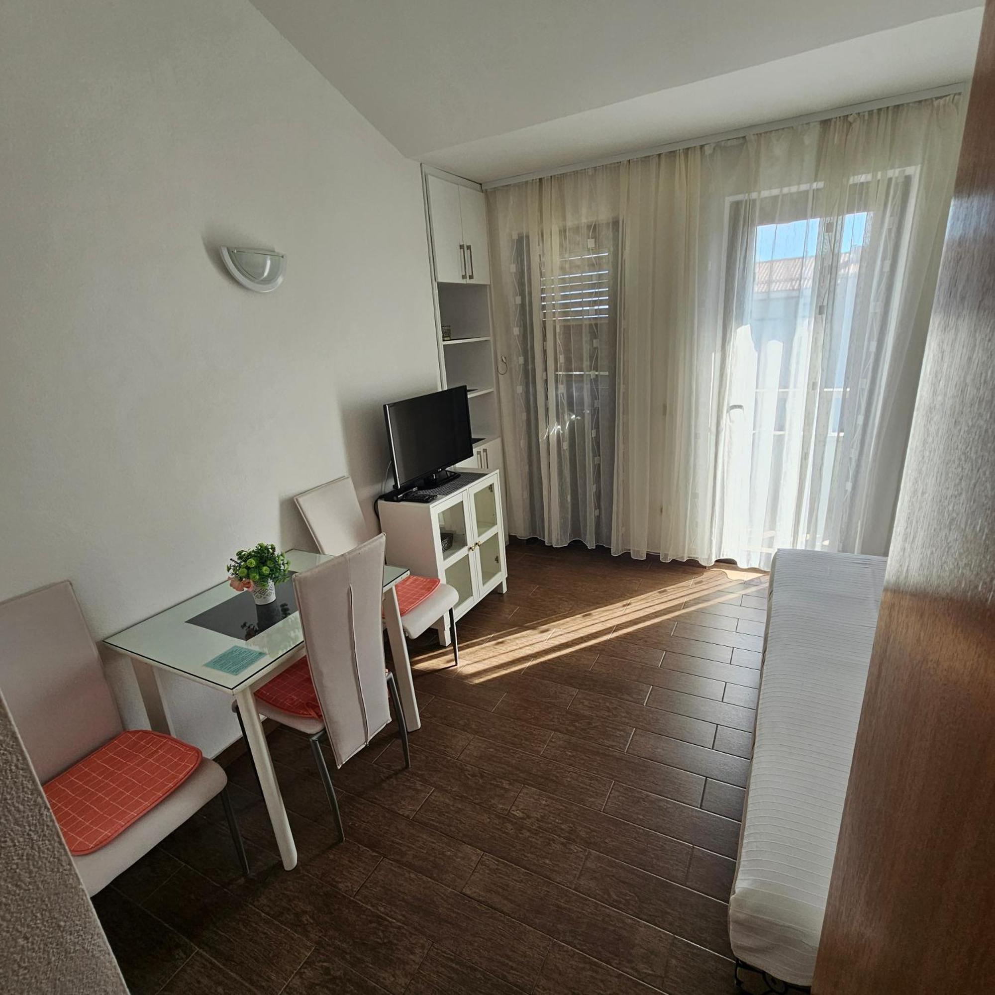 Guesthouse Mario&Marina Макарська Екстер'єр фото